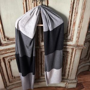 Cashmere wool scarf